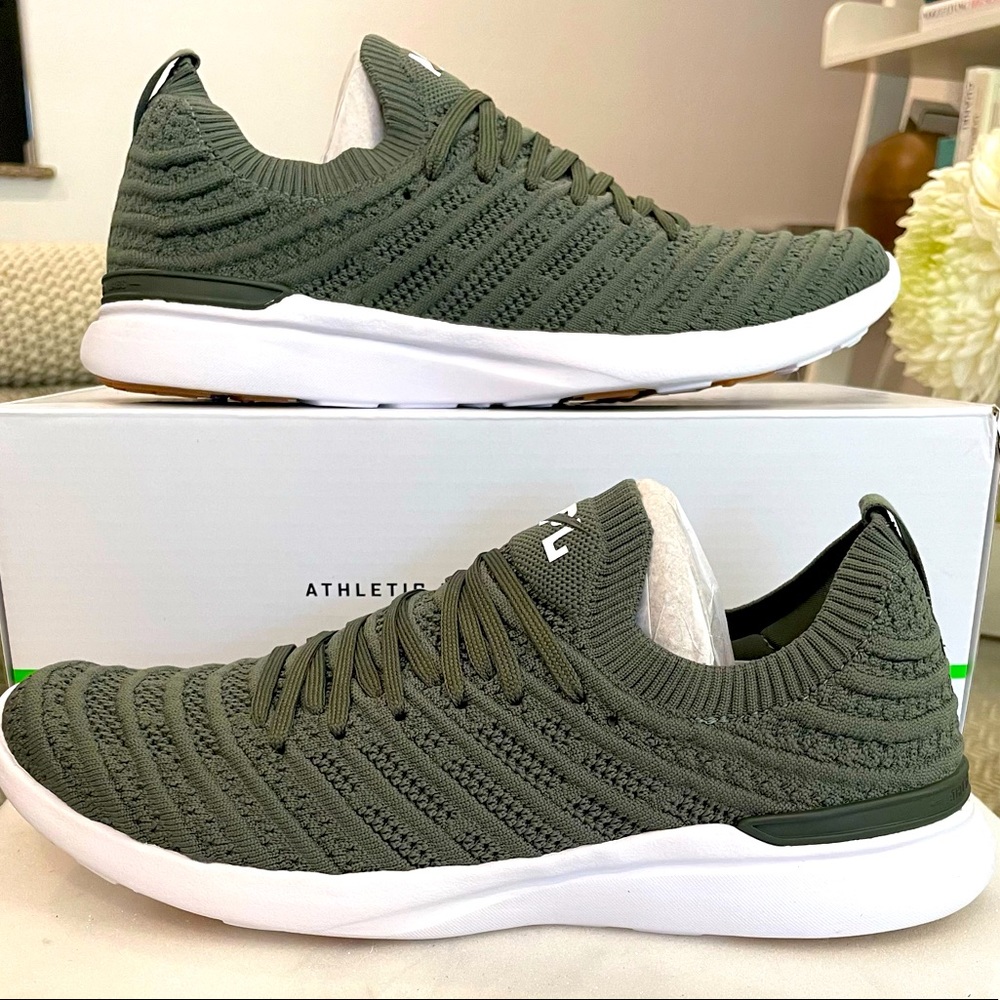 • APL TechLoom Wave Sneakers • Size 8 • BRAND NEW • NEVER WORN